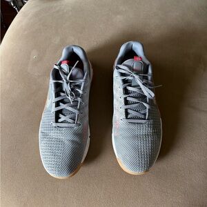 Nike Metcon 8 Training Gray and Red Sneakers
